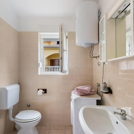 Felix Apartman *